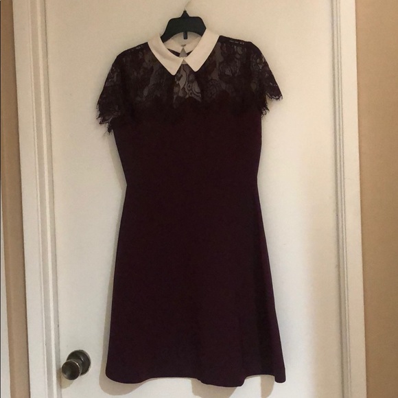 Burgundy collared dress with lace accent - Picture 3 of 4